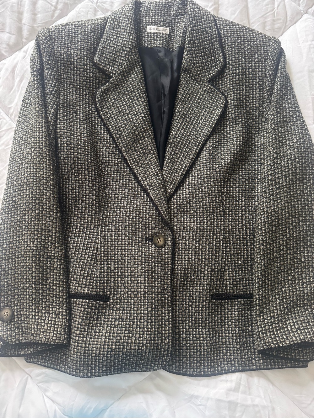 Classic Women's Tweed Blazer Jacket in Black and White